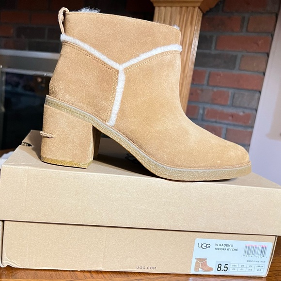 UGG ~ Kasen II Suede Boots (# 1095049) in Chestnut - Picture 9 of 15
